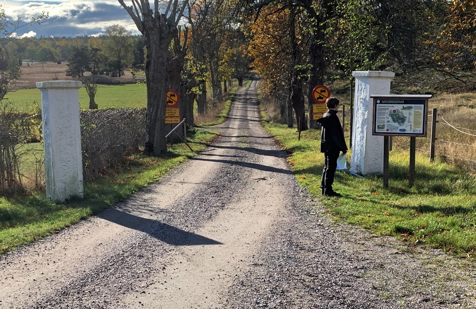 Leden börjar och slutar i Sundby herrgårdsmiljö. 