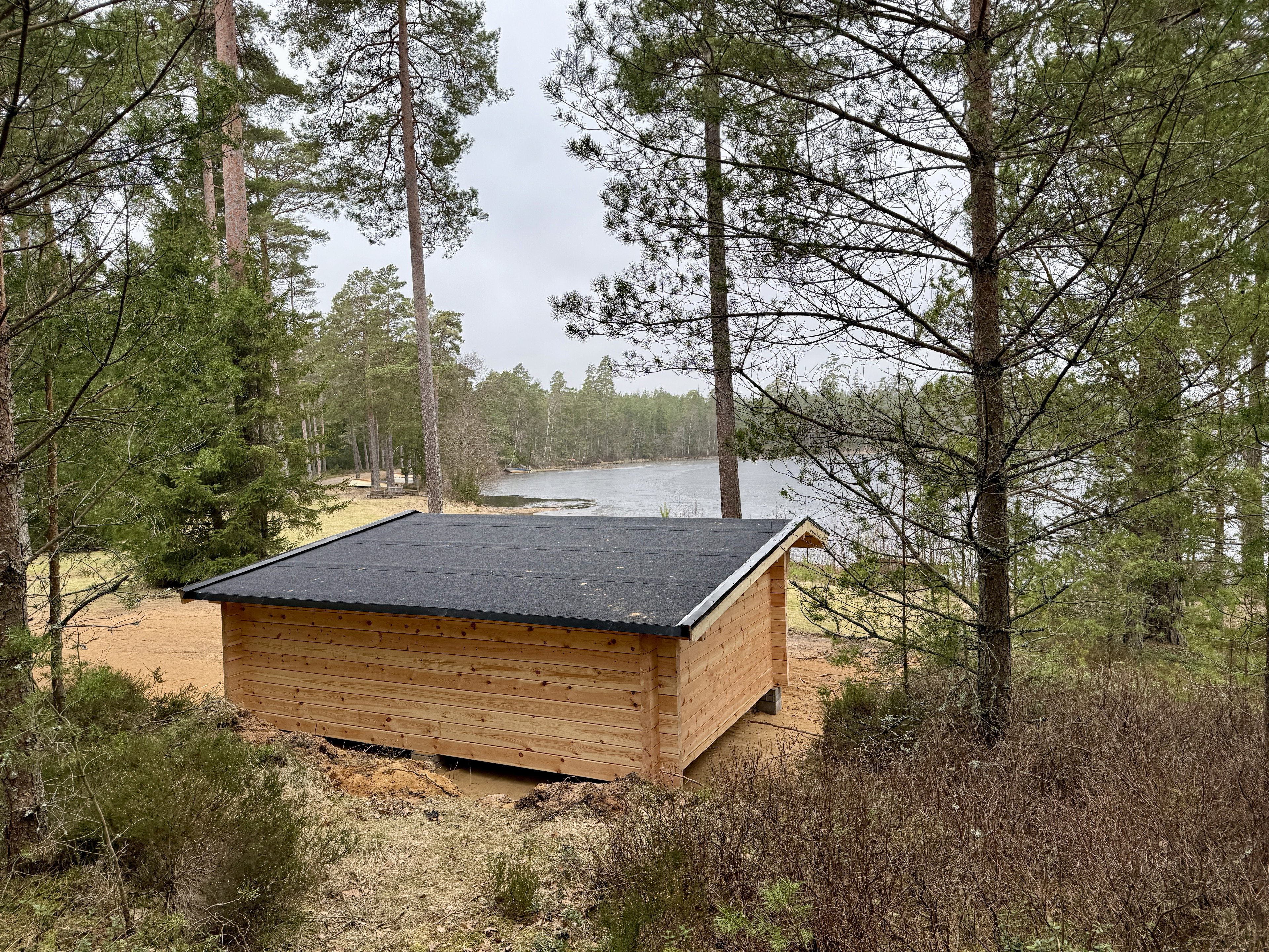 Sandsjön, vindskydd