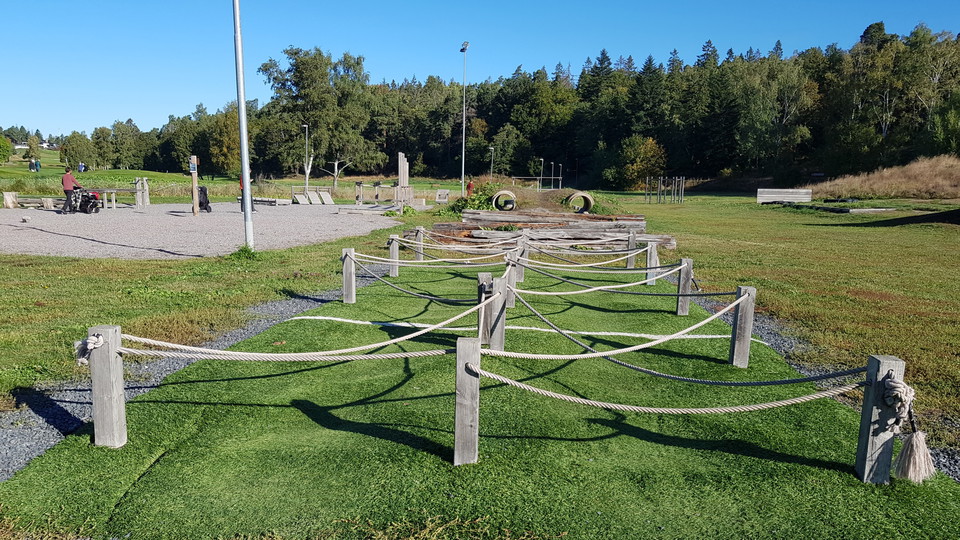 Hinderbana. Foto Lidingöstad
