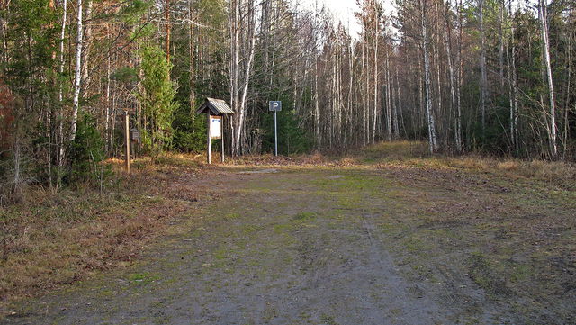 Nordvästra entrén, Häverö-Bergby