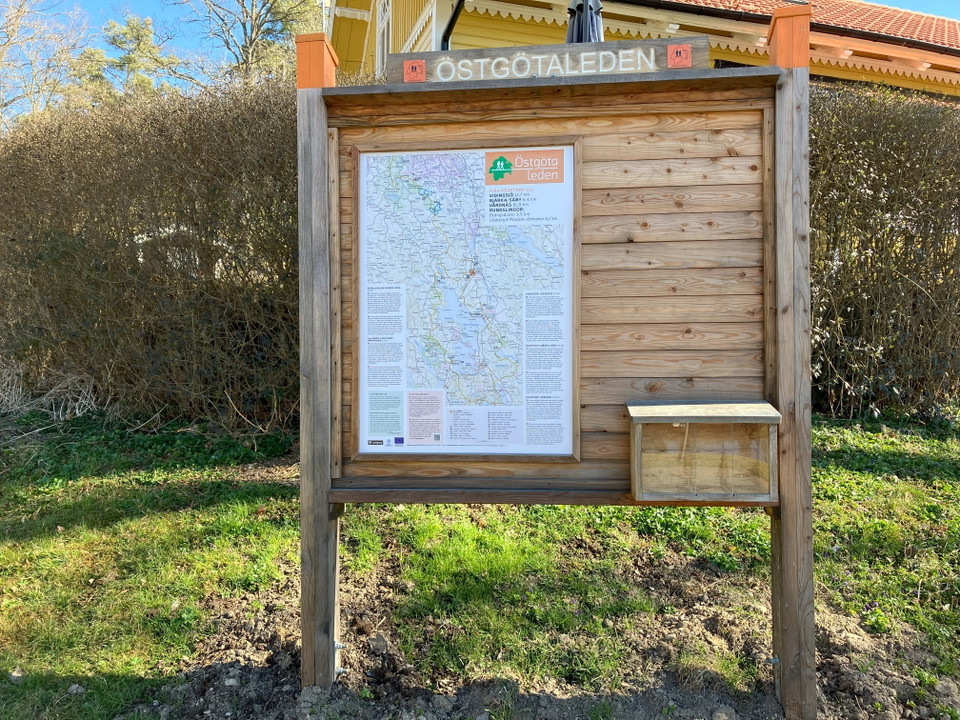 Entrétavla vid Hovetorp.
