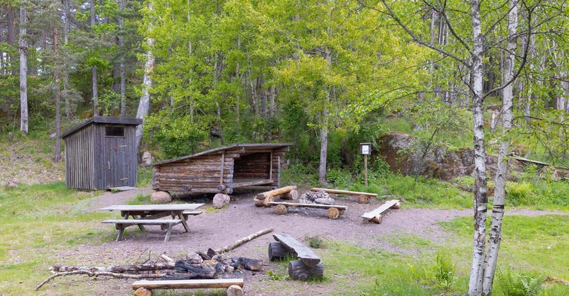 Vindskyddet Karlsdal vid Nedre Glottern.
Glotternskogen
Etapp: H-tallen Rundslinga
Norrköping
