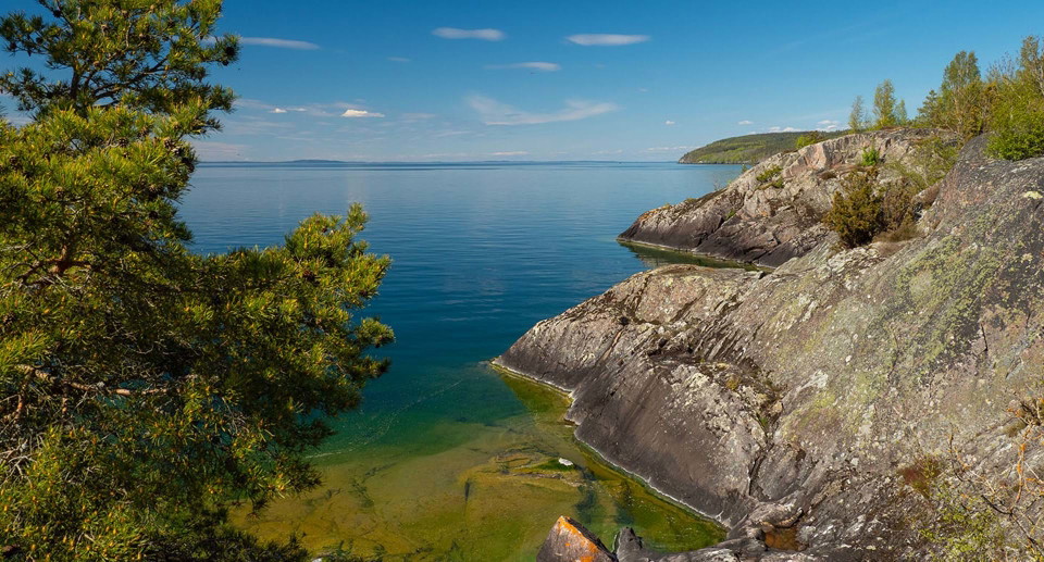 Vandra en av Sveriges vackraste leder – Signaturled Omberg. Sträckan Ödeshög–Omberg–Vadstena är en del av Östgötaleden och har av Svenska Turistföreningen utsetts till Signaturled. Det är ett kvalitetsmärke för leder som bjuder på spektakulära naturupplevelser, är typiska för sin landsdel och passar både nybörjare och erfarna vandrare. Leden är lätt att nå med kollektivtrafik och erbjuder goda möjligheter till boende längs vägen.