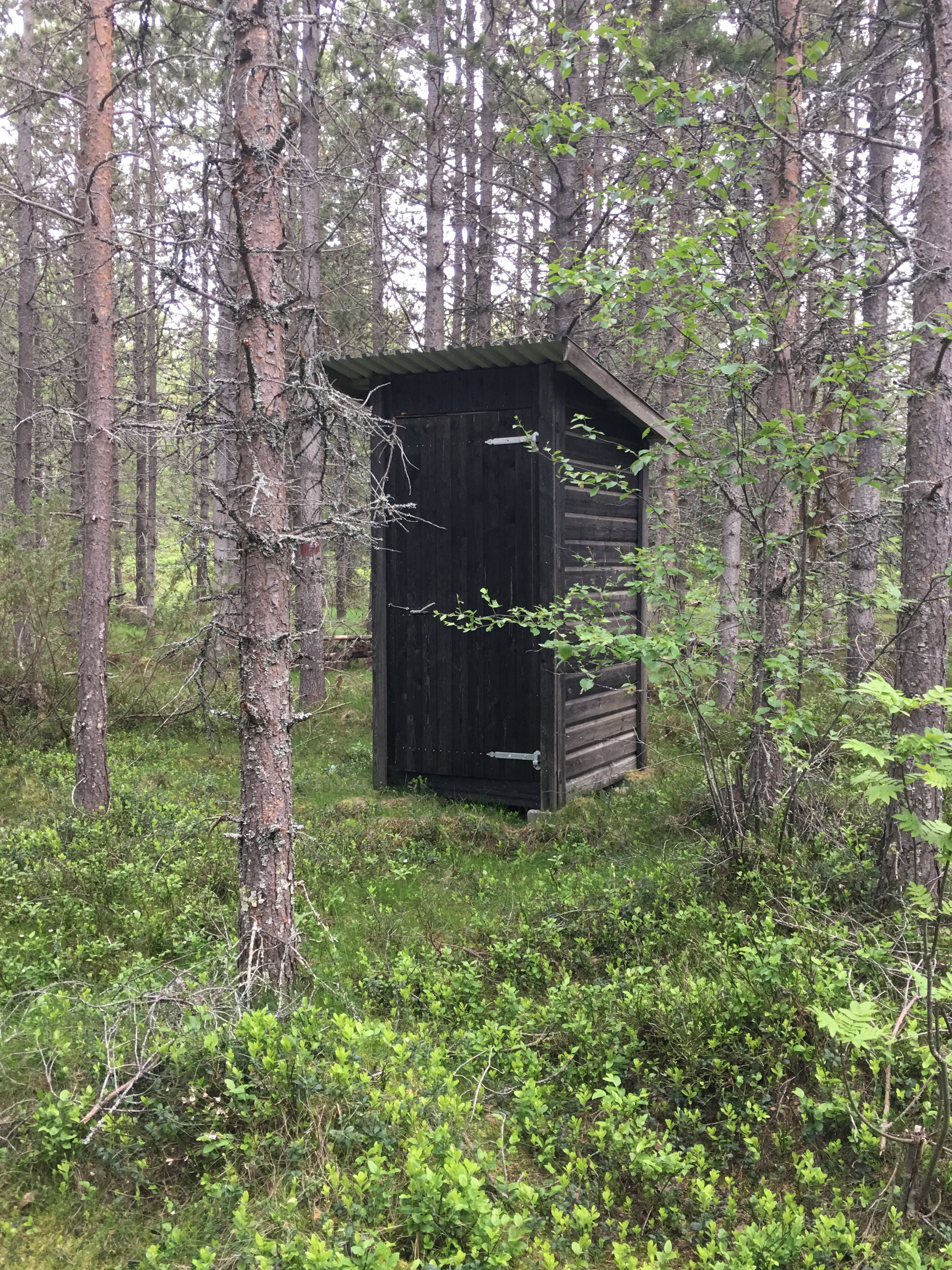 Dass finns i anslutning till slogbodarna (vindskydden)