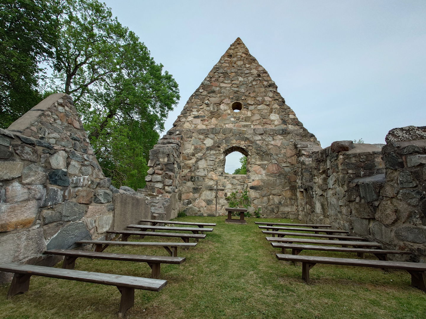 Össby kyrkoruin i Vallentuna