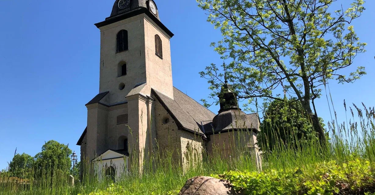 Vreta Kloster kyrka med anor från 1100-talet.
