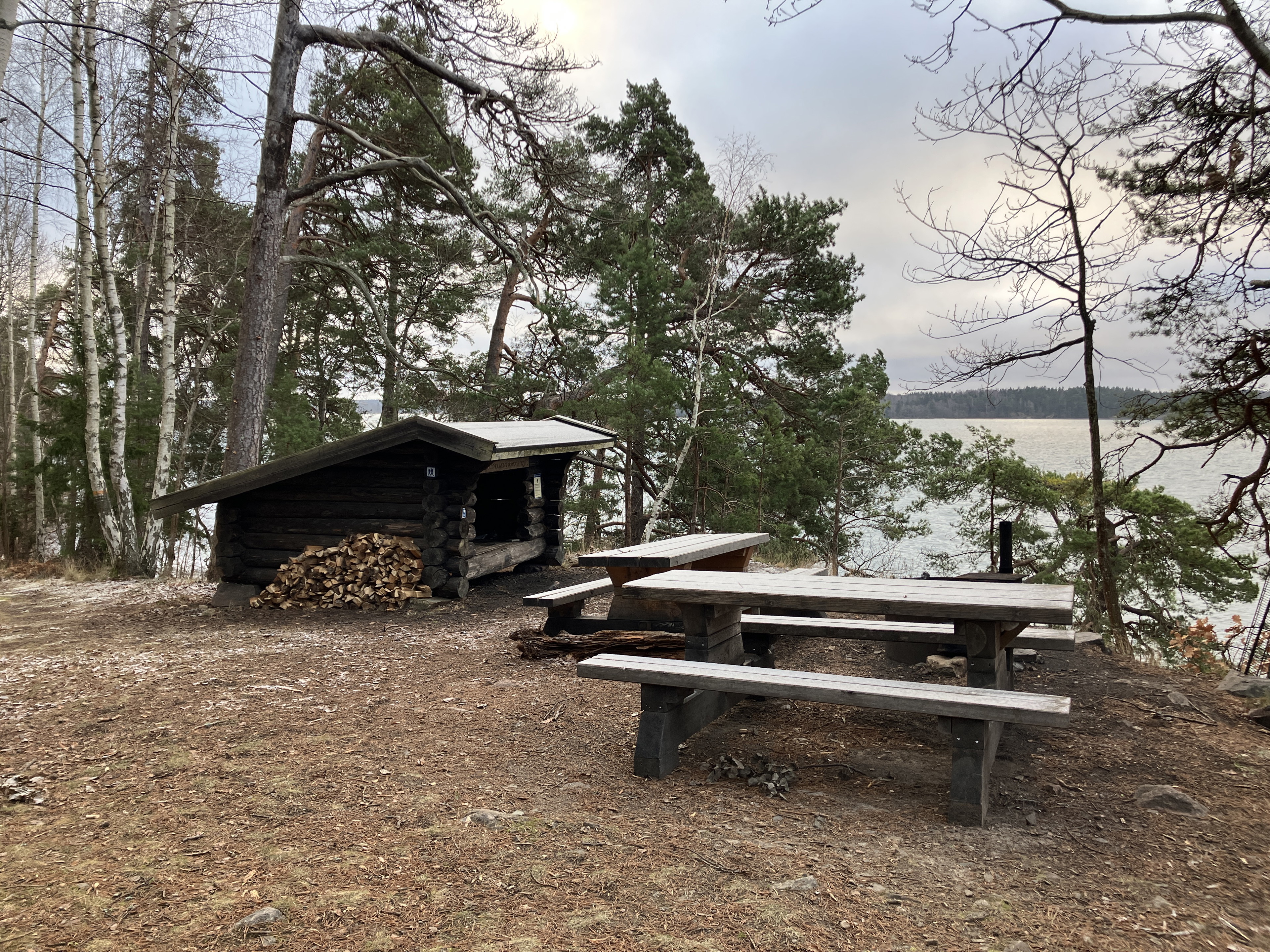 Skyttholmens brygga, vindskydd