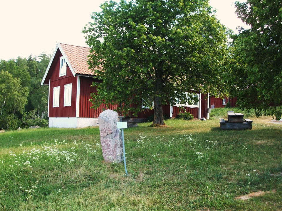 Runsten med inskrift från 1000-talet eKr. 