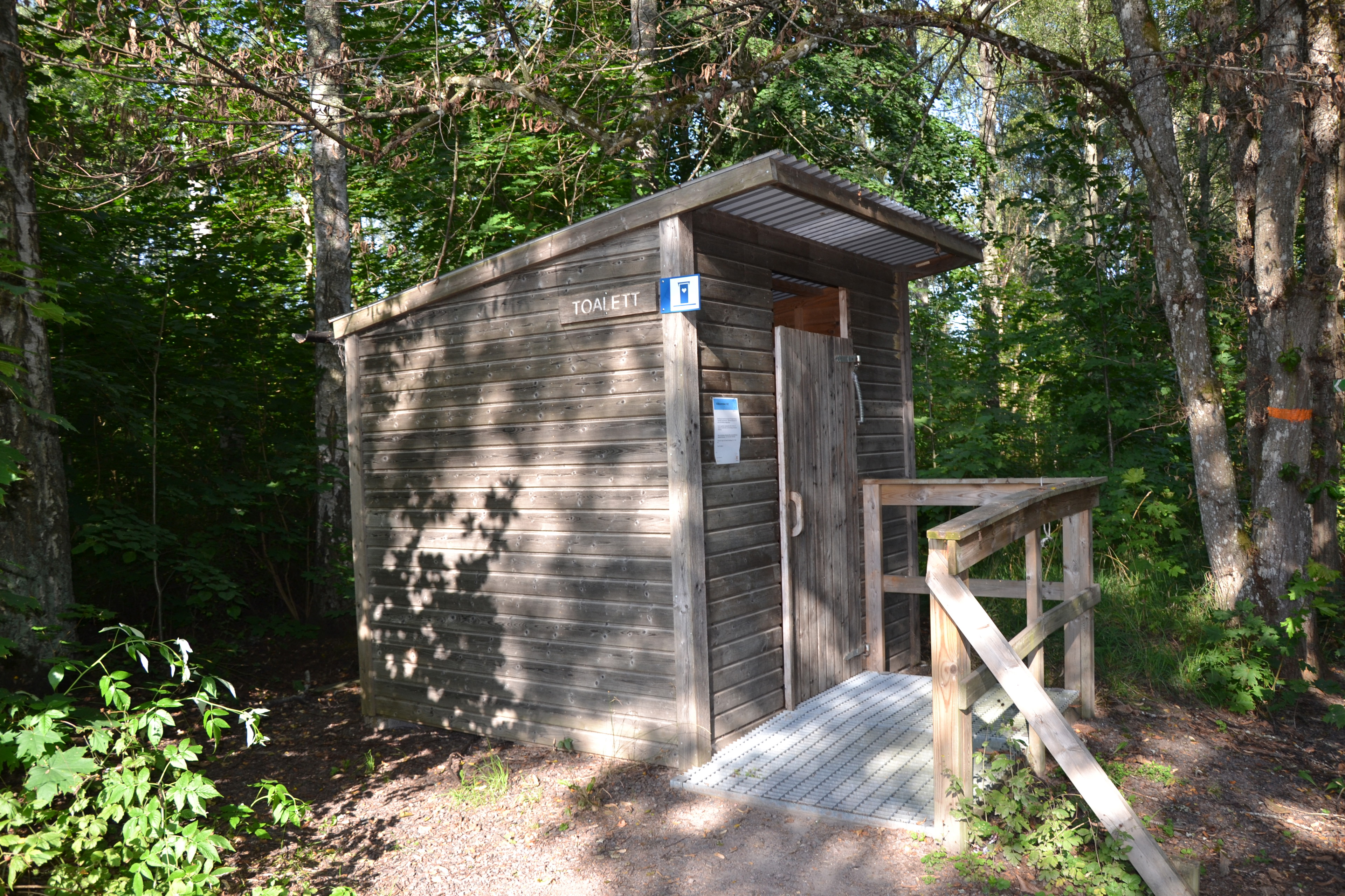 Torrtoa vid Ågelsjön, Hultsbruk. Tillgänglighetsanpassad.