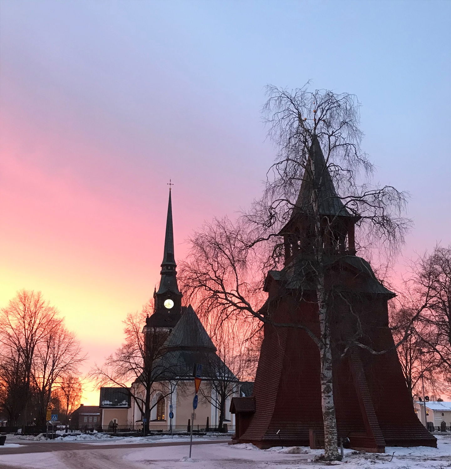 Mora kyrka och klockstapel