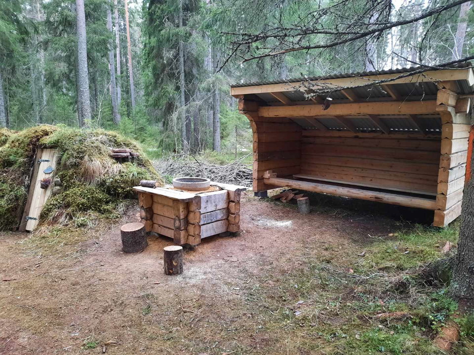 Grillplats och kolarkoja