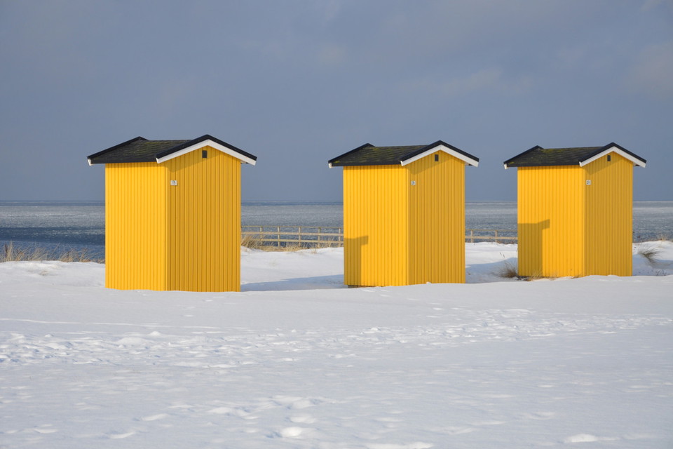 Strandhytter vid Vikens havsbad.