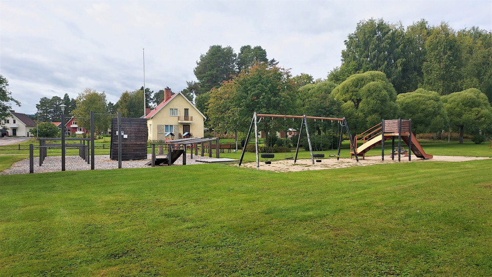 Utegym, lekplats och park