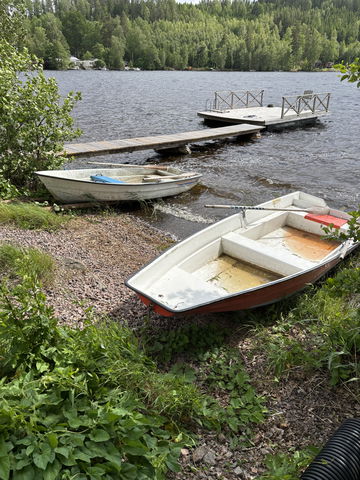 Boat rental, Linden
