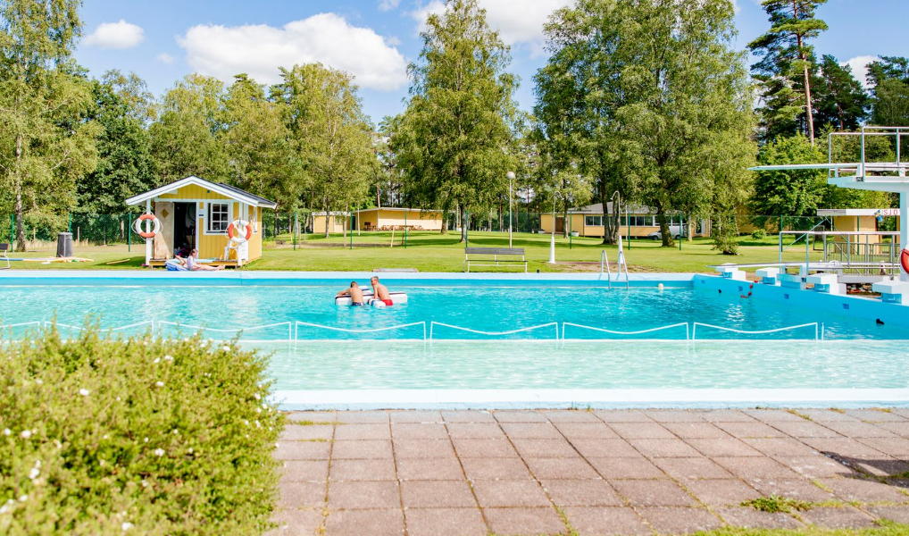 Bada på Sjövikens badanläggning…