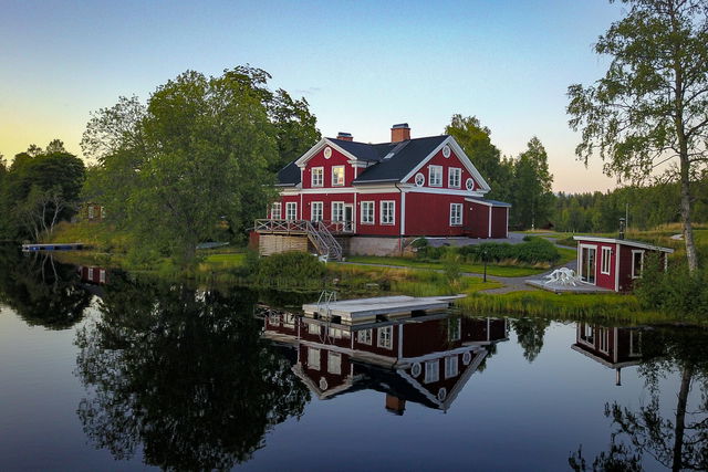 River Lodge