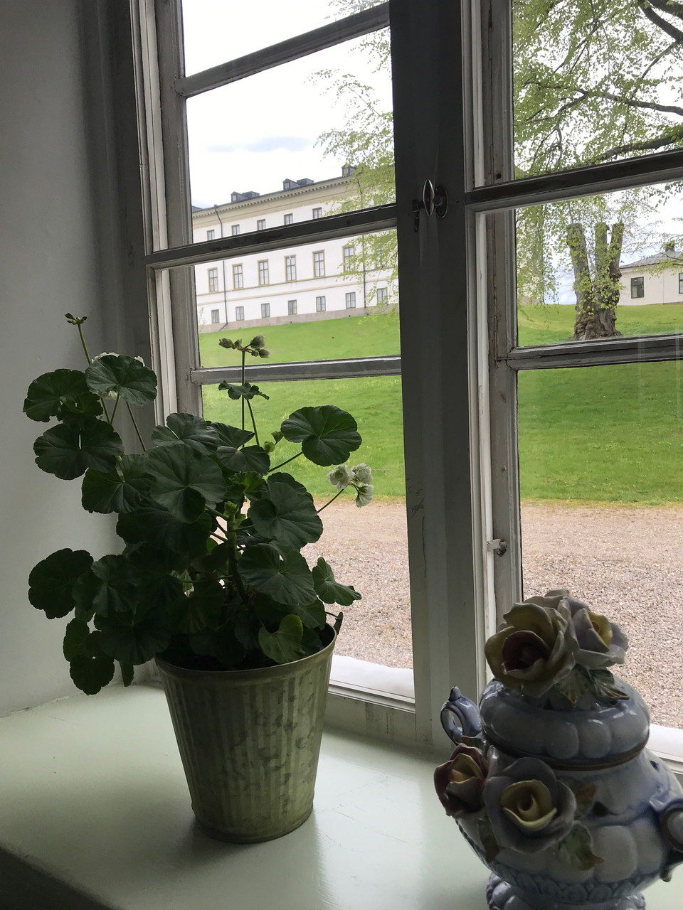 Vy mot slottet från Slottscaféet