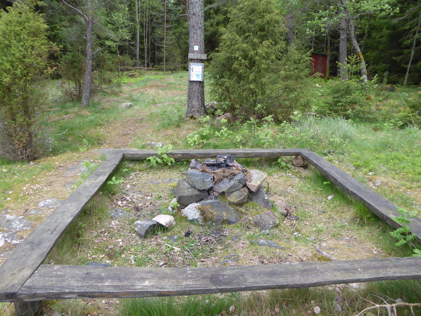 Grillplats finns vid bryggan.