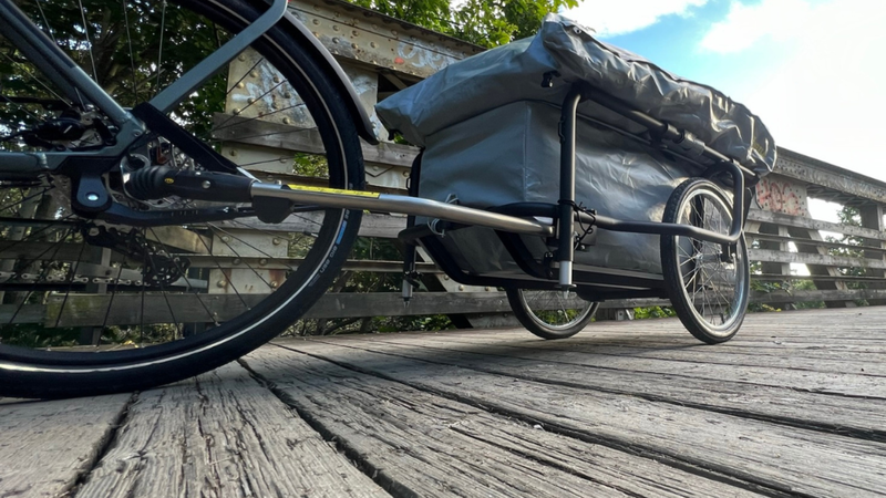 Bild på cykel och cykelvagn.