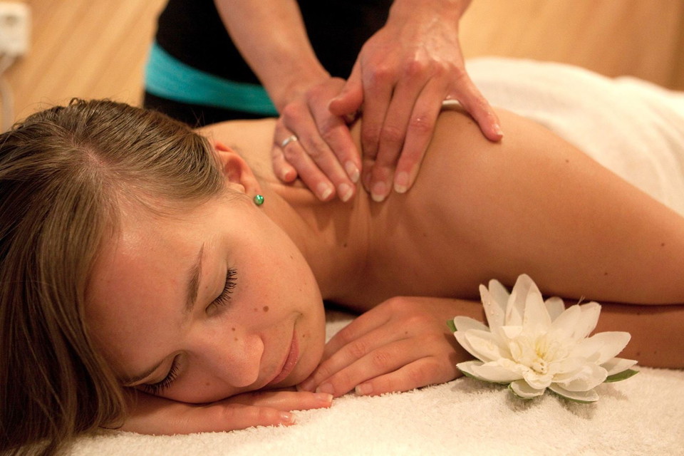 Gyllene-Hornet-massage