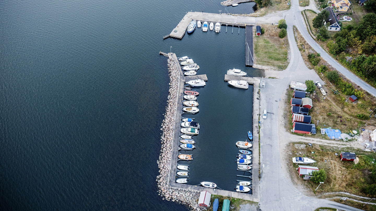 Flygbild över Sanda gästhamn Sturkö