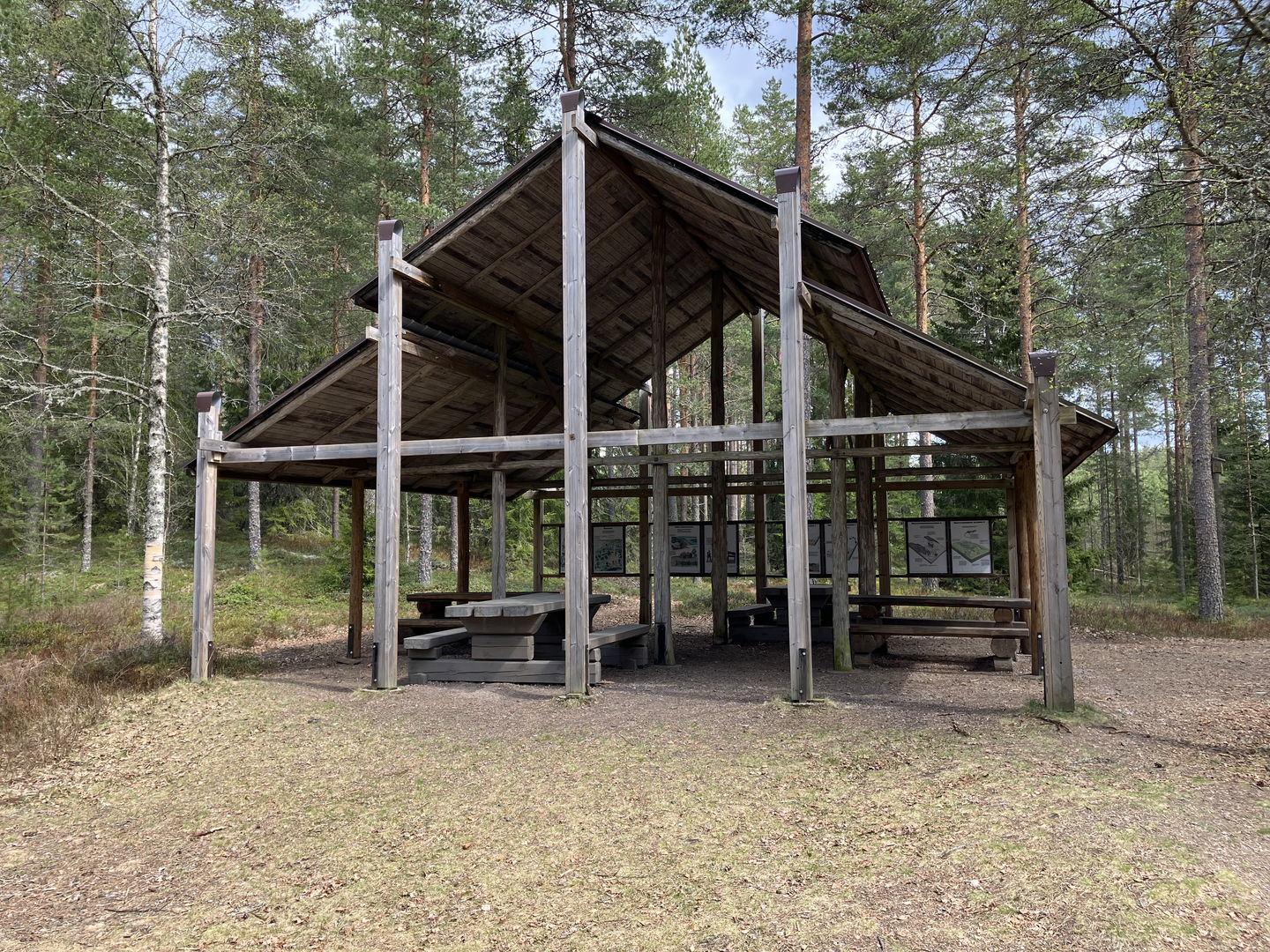 Här finns gott om plats för att samlas med tak över huvudet.