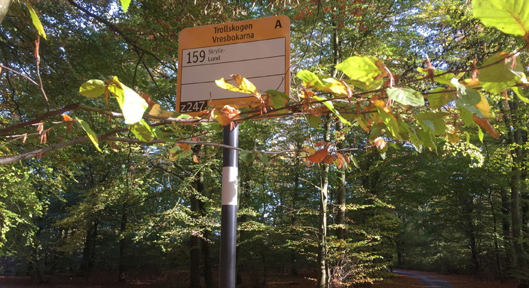 Närmsta hållplats är Trollskogen Vresbokarna.