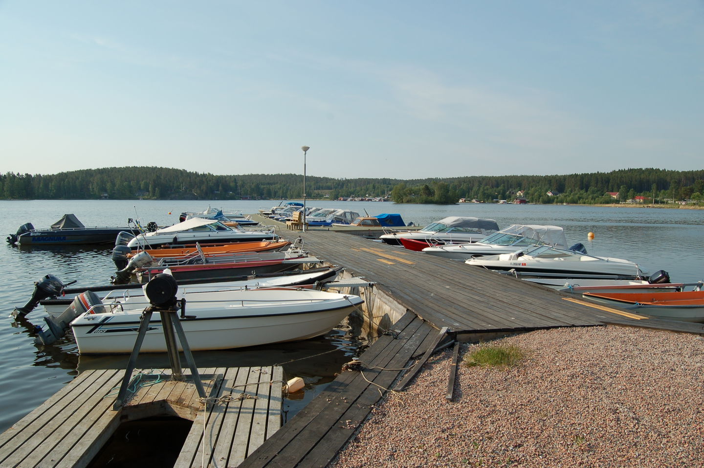Brygga vid Juniskärs gästhamn