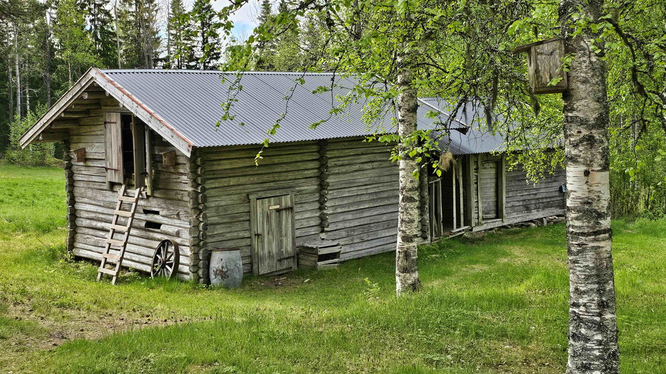 The Lebiko barn.