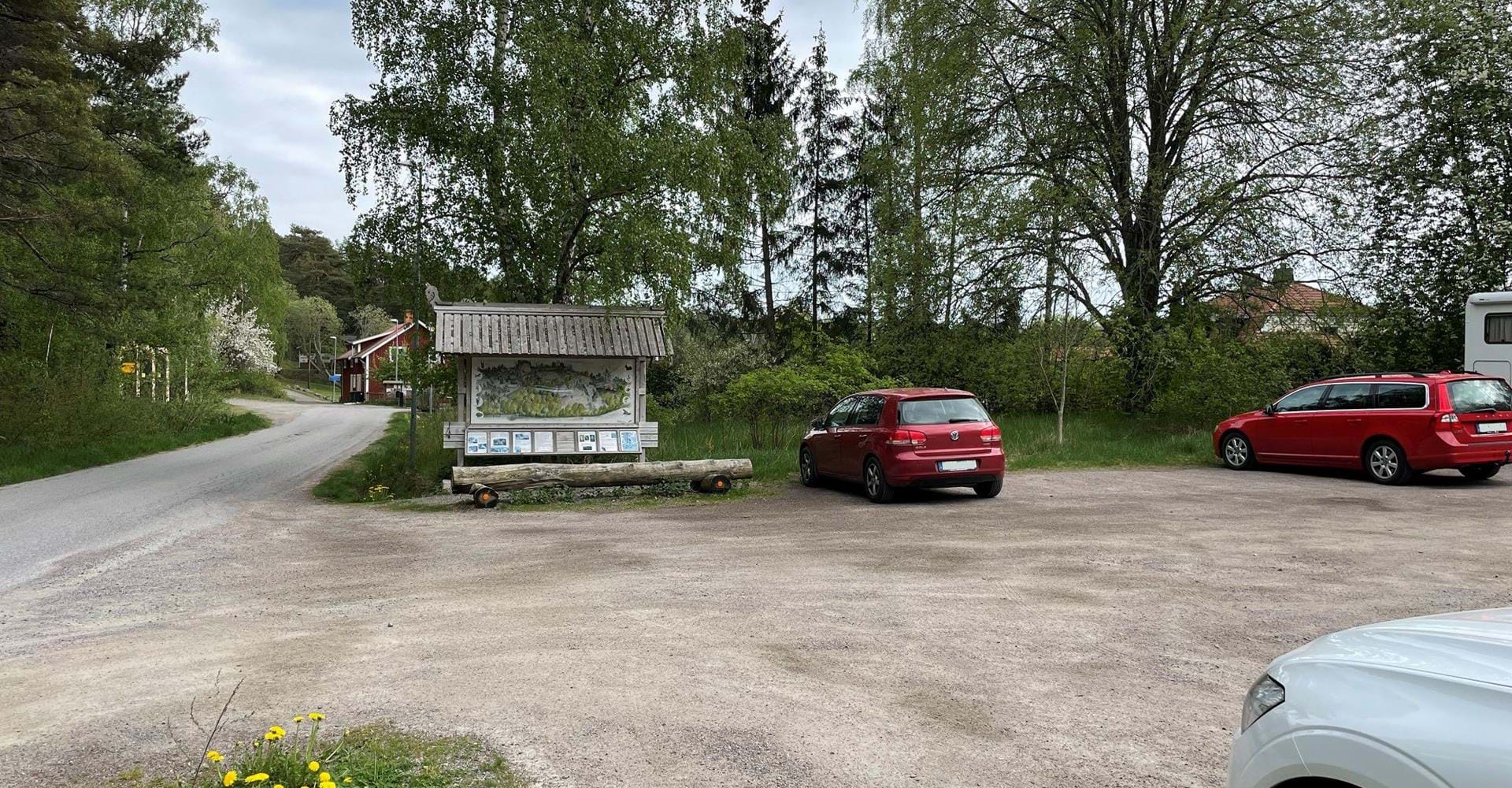 Parkering vid Petersburgs motionscentral. 
Etapp: Borgbergsleden.
Söderköping. 
