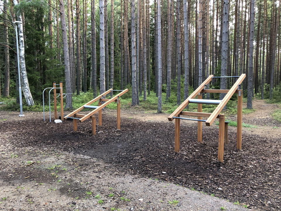 Längsspåret finns ett utegym
