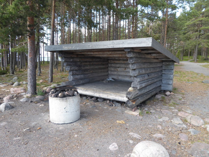 Vindskydd med eldplats Arnäs udde
