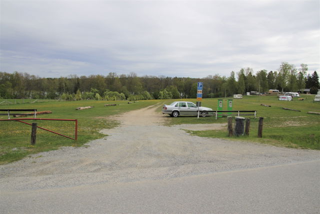 Parkering i Farstanäs naturreservat (camping)