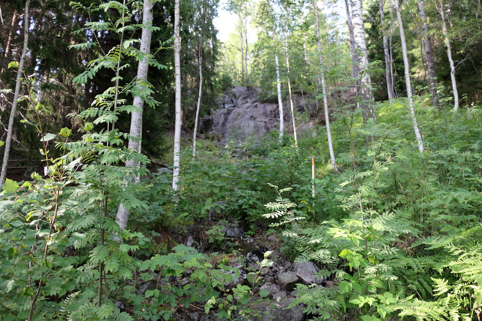 Vattenfallet Brudslöjan, tyvärr utan vatten på grund av sommartorka.