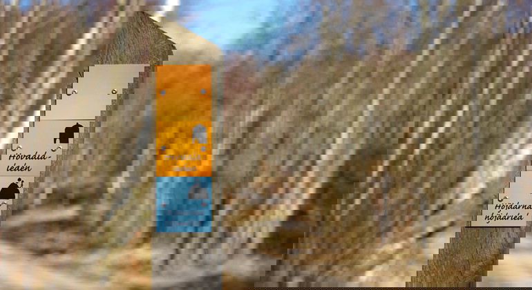 Vandringsleden "Höjdarnas höjdarled" går igenom området .