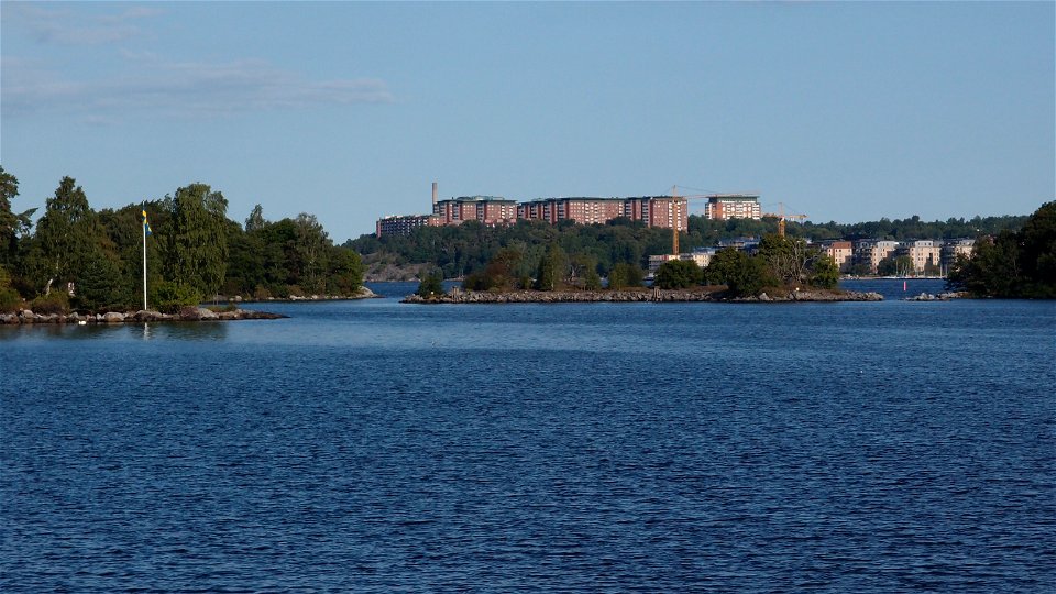 Ängsholmen och Rövarns holme, med Larsberg och Dalénum i bakgrunden. Foto Lidingö stad