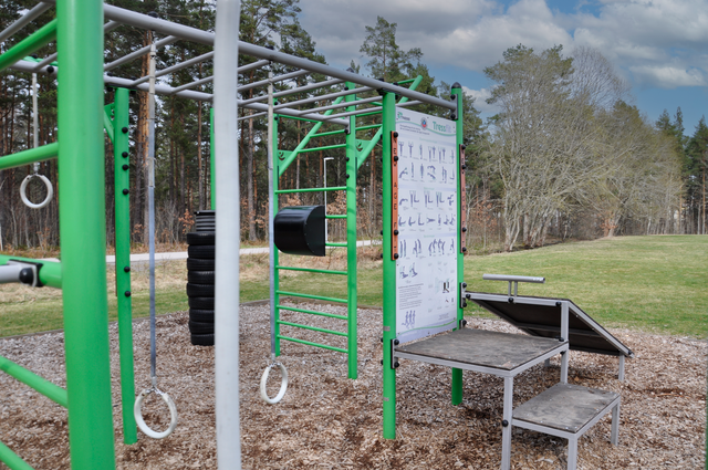 Utegym, Skogshaga motionsspår Brevik