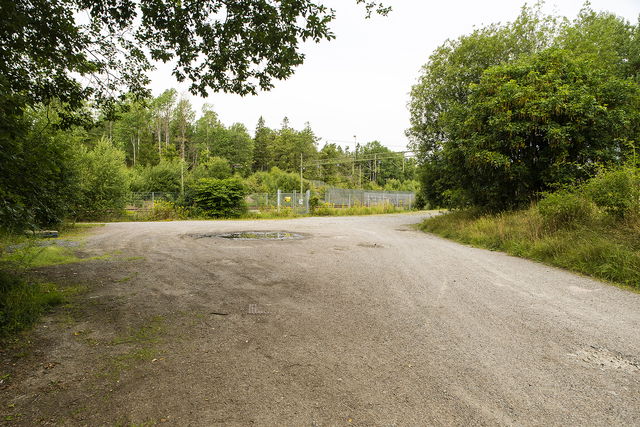 Parkeringsplats i södra Hagsätraskogen
