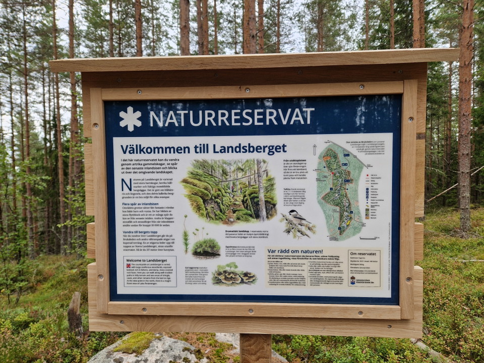 Informationsskylt om naturreservatet.