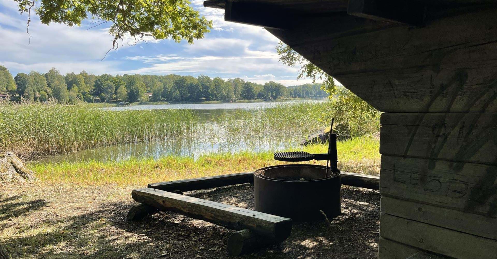 Sätravallen, vindskydd
