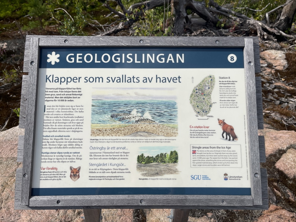 Informationsskylt vid stig, om geologi.