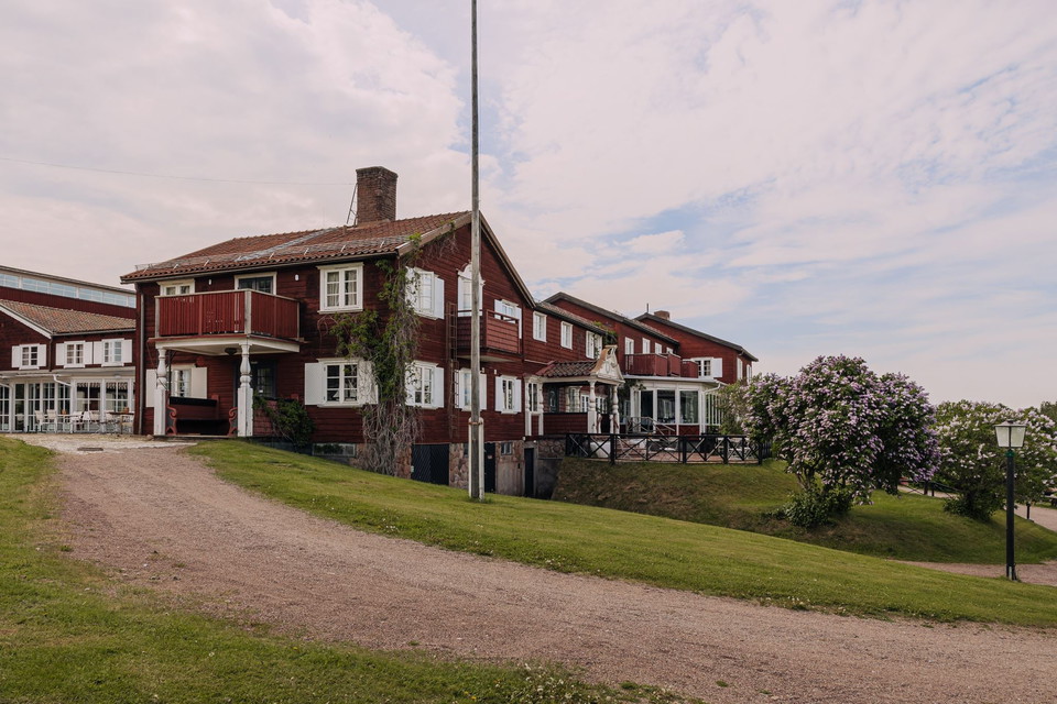 Gyllene-Hornet-huvudbyggnad.