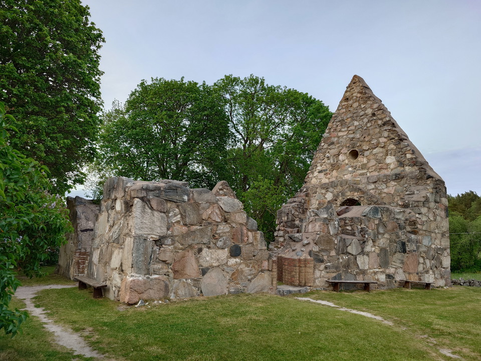 Össby kyrkoruin i Vallentuna