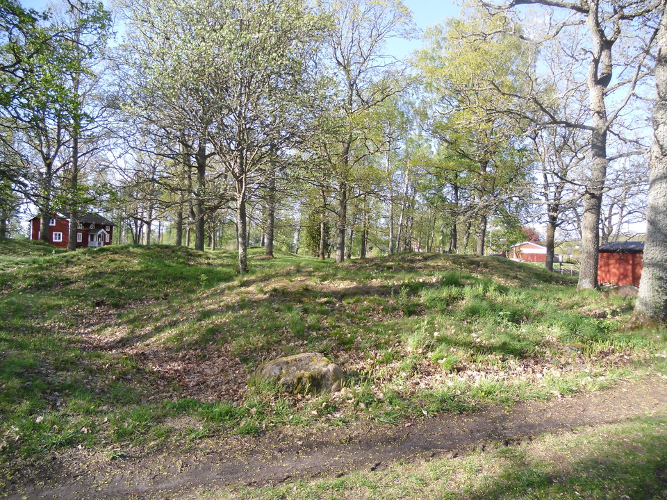 Gravfält, Karlslund, Tånnö.