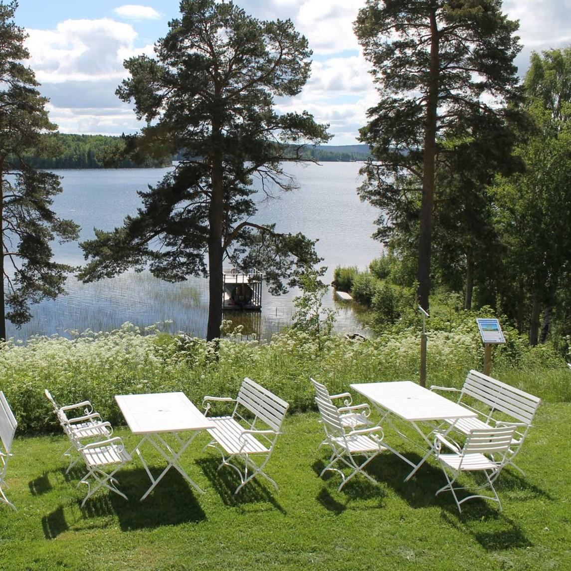 Tavelsjö Wärdshus uteplats.