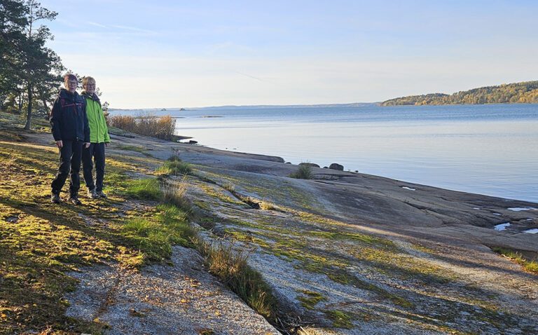 2 vandrare vid Roxen