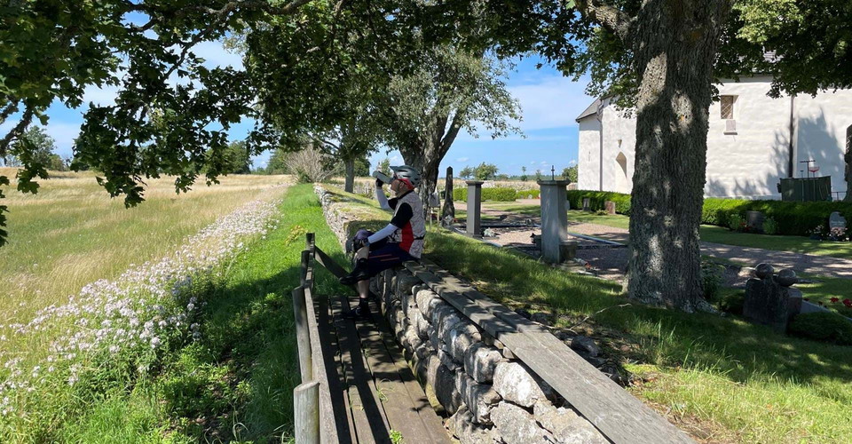 Långbänk vid västra muren Hagabyhöga kyrka
Etapp Motala-Vadstena
Vadstena kn