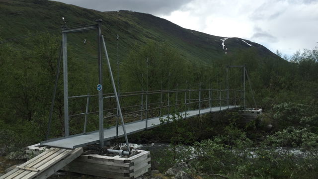 Suspension bridge Slihtajåhkå