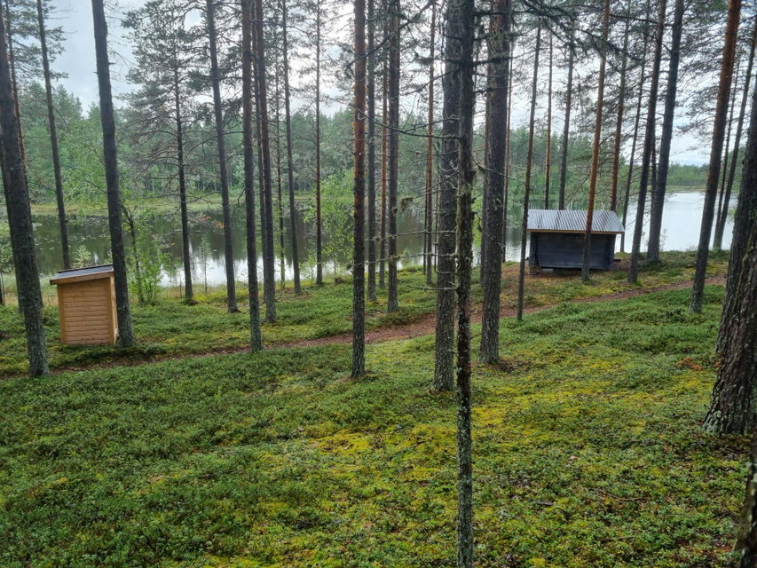 Vindskydd och dass vid Djupsund