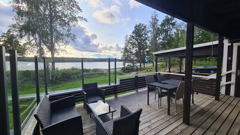 Mysig stuga med sjöutsikt, Tranås